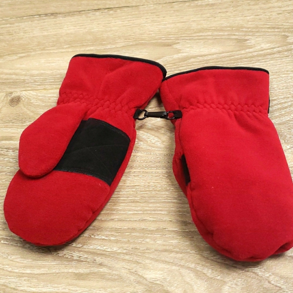Red and black mittens Youth